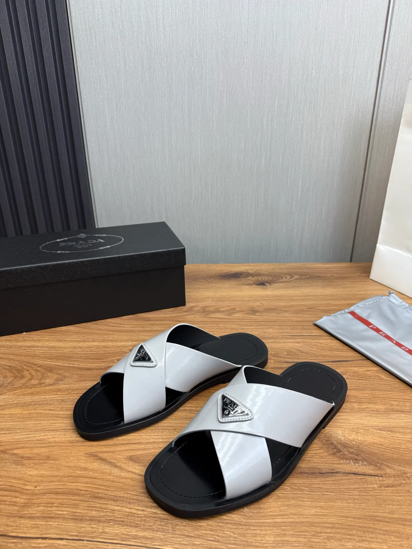 Factory price 340💰 ＰＲＡＤＡPrada - popular men's slippers hot sale 🔥 🩴Official website one to one production 38-45 sizes 45 46 🉑️Customized!